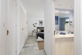 Schlafzimmer2 mit Bad - Traumwohnung im Hafen von Puerto Banus/Marbella